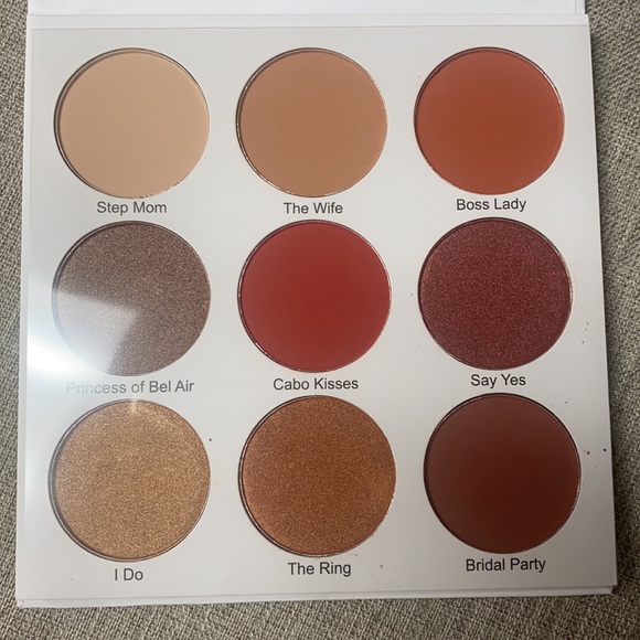 #give them lala the grown woman palette - Picture 4 of 5